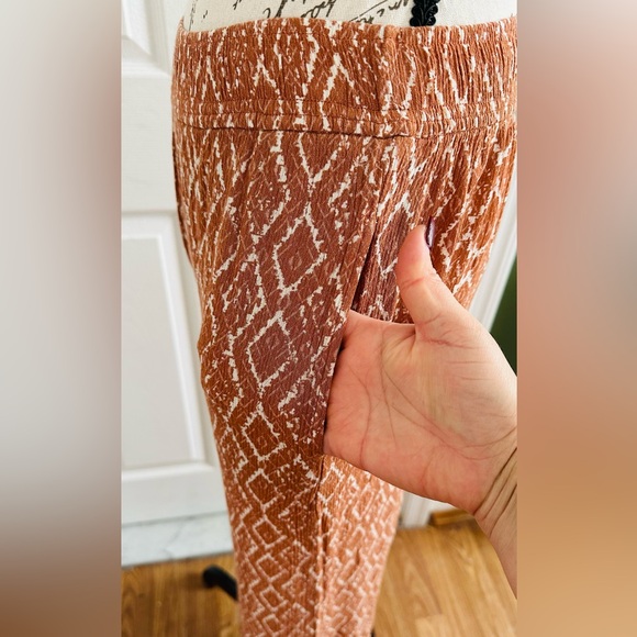 Chic Diamond Pattern Wide Leg Pants - Picture 4 of 10